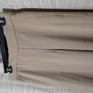 MAXSTUDIO pants size medium tan cream color